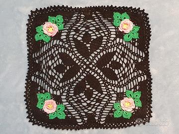 Centrino uncinetto filet realizzato a mano (NUOVO)