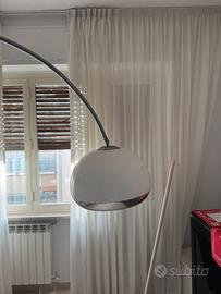 Lampada da terra ad arco  Guzzini anni 70