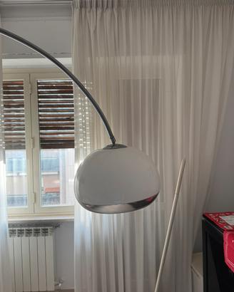 Lampada da terra ad arco  Guzzini anni 70