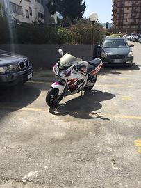 Yamaha fzr 600 r deltabox