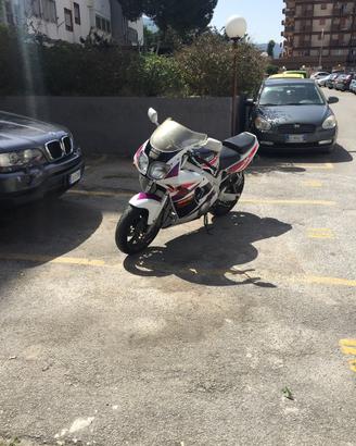 Yamaha fzr 600 r deltabox