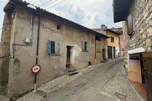 CASA SEMINDIPENDENTE A ADRARA SAN MARTINO