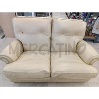 DIVANO 2 POSTI IN PELLE COLOR CREMA
