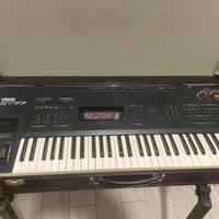 Yamaha sy77 custodia rigida e batteria nuova