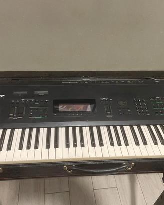 Yamaha sy77 custodia rigida e batteria nuova