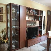 Parete attrezzata in legno di ciliegio