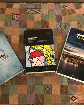 Libri romanzi di ANNE HOLT