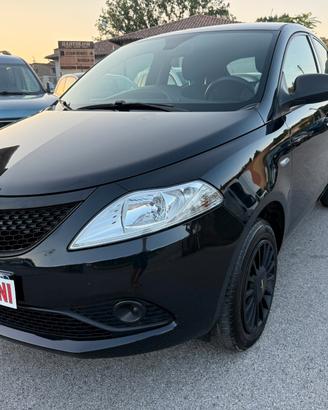 Lancia Ypsilon 0.9 TwinAir 5 porte Metano Ecochic 