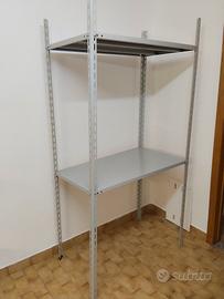 Scaffalatura in acciaio