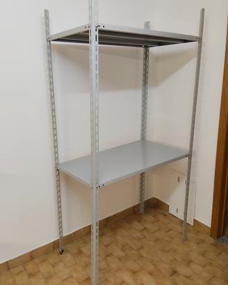 Scaffalatura in acciaio