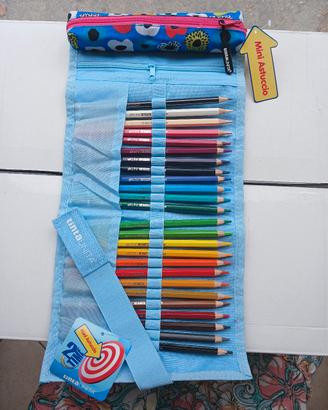 Astuccio con pastelli