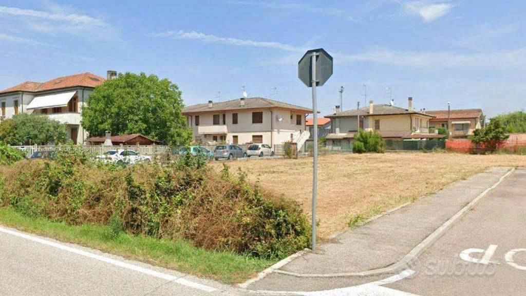 Immobile in asta di 3726 m² a Arquà Polesine - Altro
