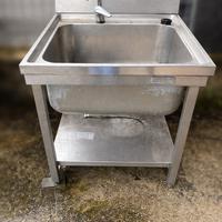 lavandino professionale inox 70x70 con ripano