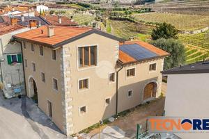 CASA DI CORTE A NEGRAR DI VALPOLICELLA