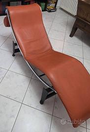 chaise longue