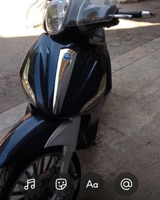 Beverly 300 s