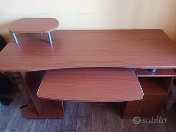 Scrivania porta pc da cameretta