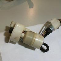 GRUPPO POMPA CARBURANTE VESPA PIAGGIO 641136 USATA