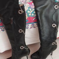 Stivali pelle nera sopra ginocchio