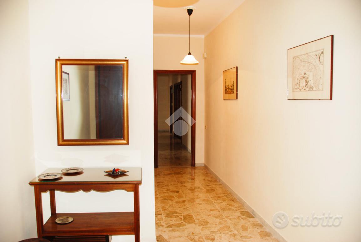 5 LOCALI A LECCE - Altro
