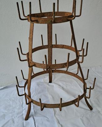 Scola bottiglie antico in ferro