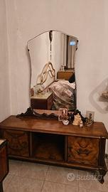 credenza con specchio