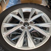 Cerchi originali Audi Q3 con gomme estive Michelin