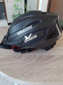 casco x ciclisti o pattinatori a rotelle