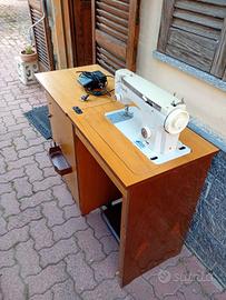 Macchina da cucire a pedali anni 60