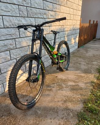 Specialized demo 8 M
