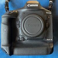 Canon 1D-X Mark III pari al nuovo < 16.000 scatti