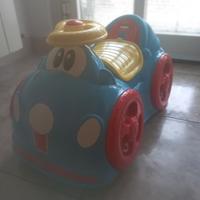 Macchinina cavalcabile chicco