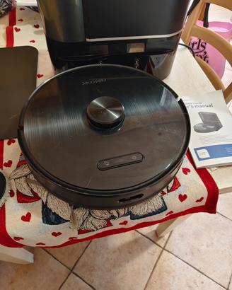 Robot aspira e lava