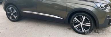 Cerchi in lega Peugeot 3008 con gomme Michelin