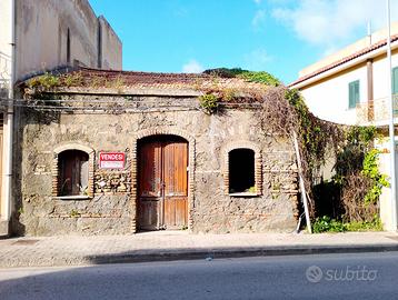 Fabbricato indipendente su due livelli