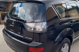 mitsubishi outlander 2