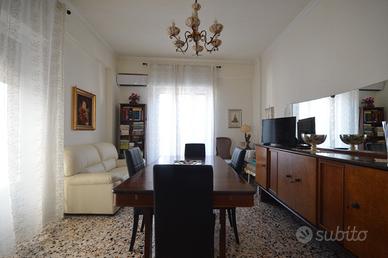 PROVINCIALE - 4 locali, 1° piano con ascensore