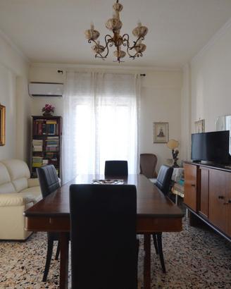 PROVINCIALE - 4 locali, 1° piano con ascensore