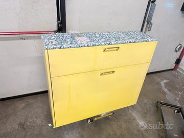 Mobile portarifiuti con cassetto giardino o terraz