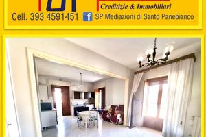 8 vani con posti auto