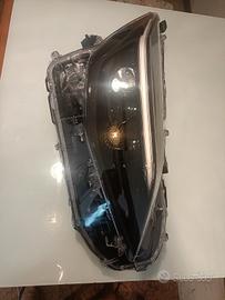 faro anteriore destro Toyota Yaris 2025 led or