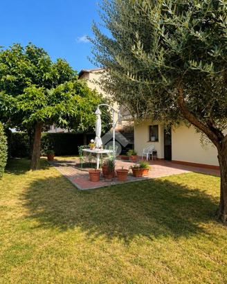 4 LOCALI A CAMPI BISENZIO