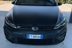 GOLF 7.5 R-LINE TOTAL BLACK