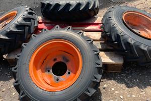 Gomme per trattore agricolo