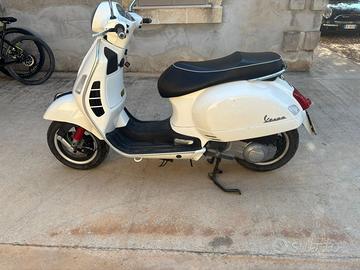 Vespa gts 300