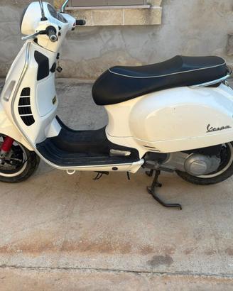 Vespa gts 300