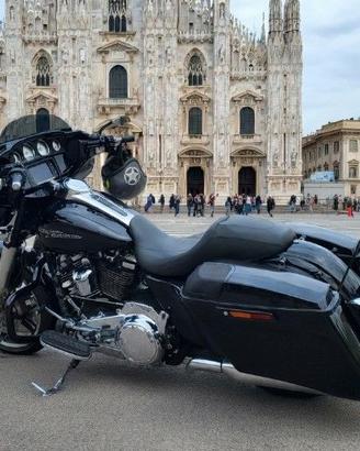 harley street glide special M8