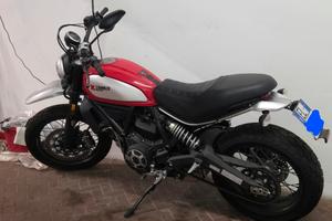 DUCATI SCRUMBLER 800  ICON RED
