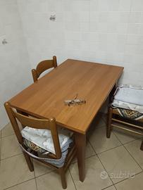 tavolo cucina con 3 sedie