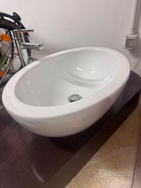 Lavabo ovale  in ceramica